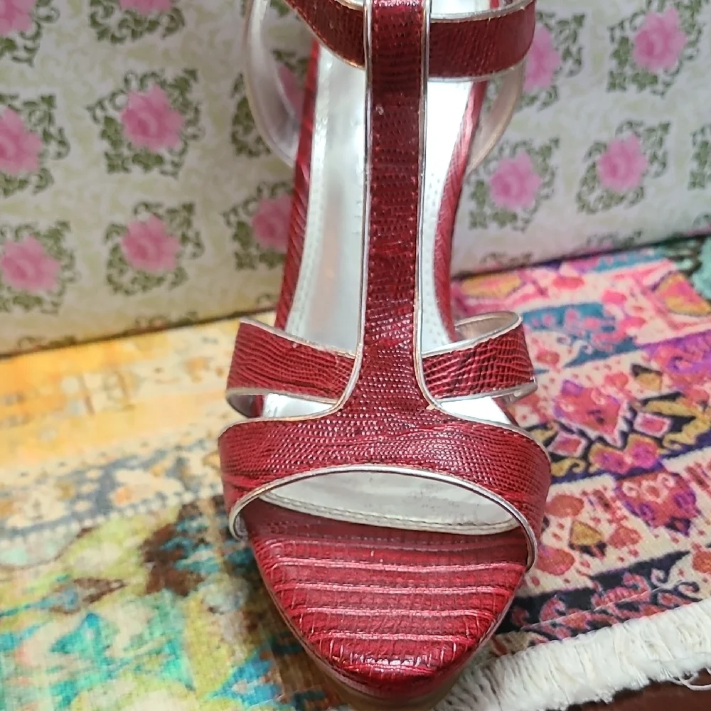 White House Black Market Red Wedge Sandals with T-Strap - Picture 8 of 8